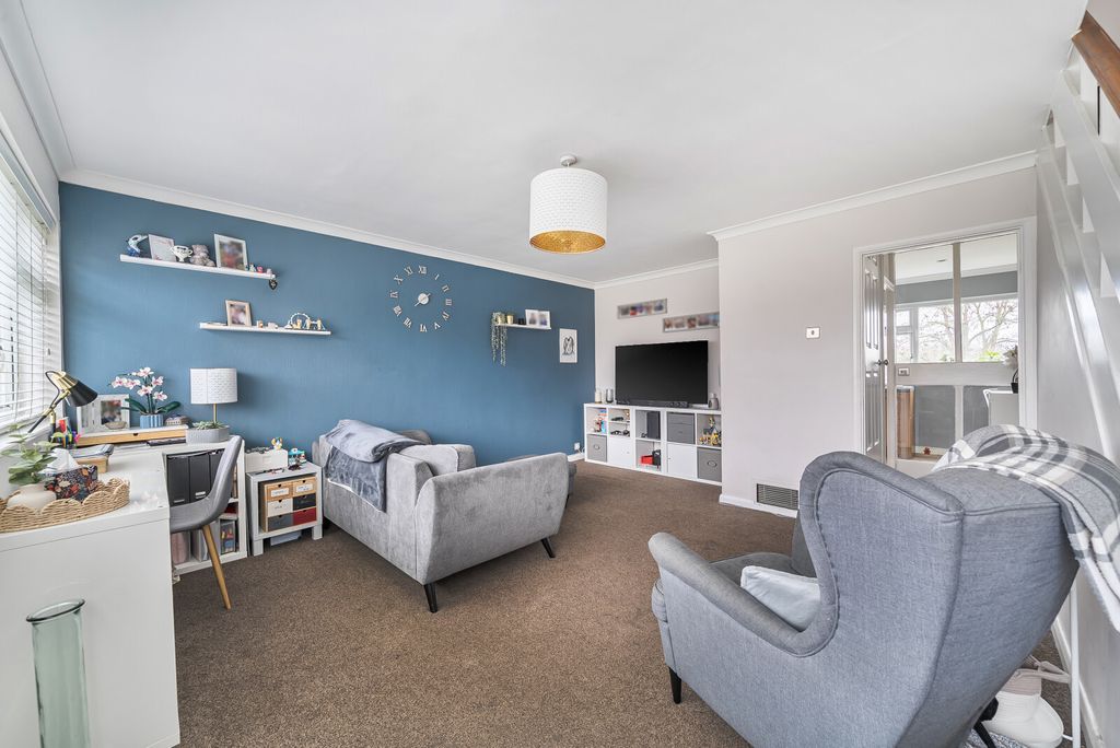 Property photo 2 of 13 1401760-12-696E38...