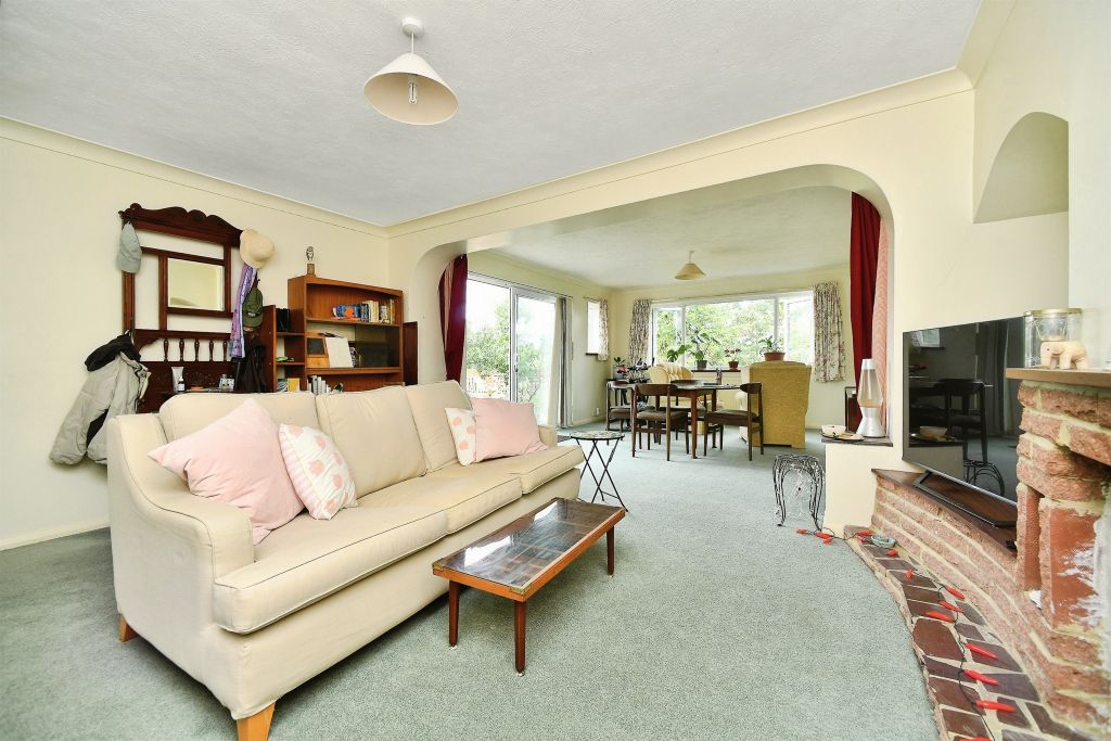 Property photo 2 of 25