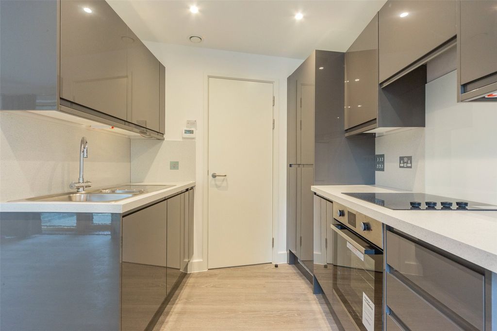 Property photo 2 of 13 Picture No. 33