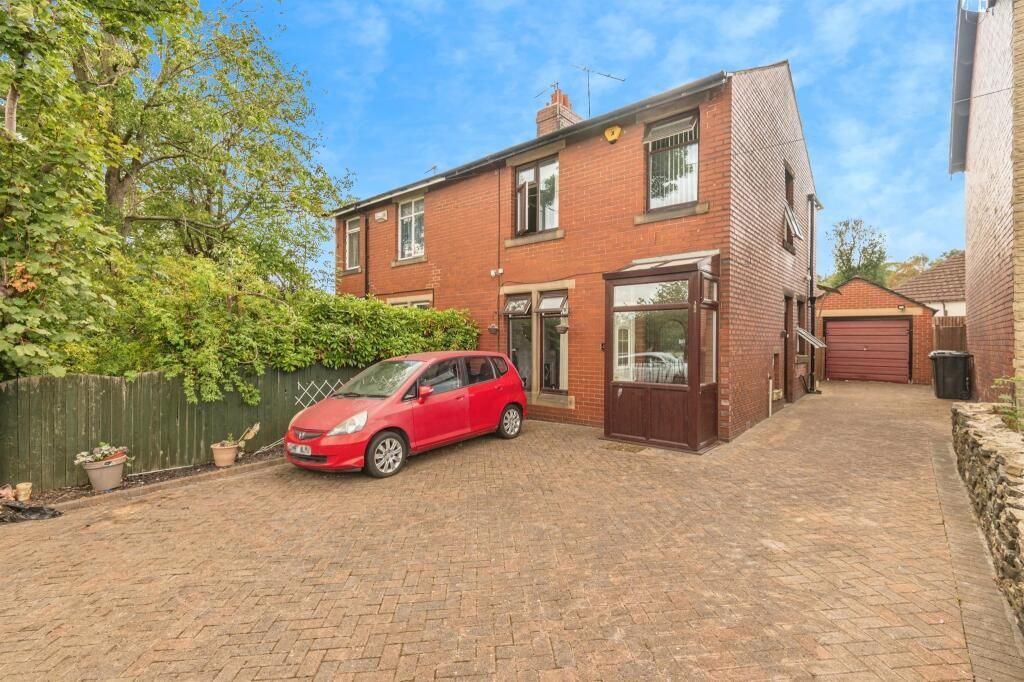 Property photo 1 of 16 Driveway