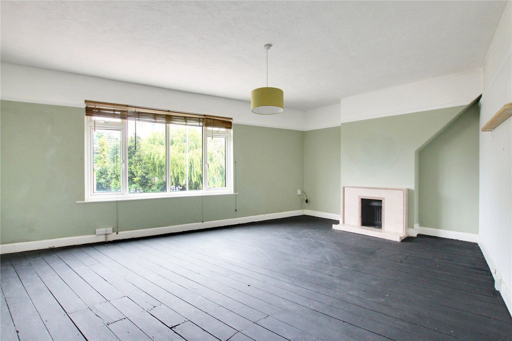 Property photo 2 of 5 Lounge