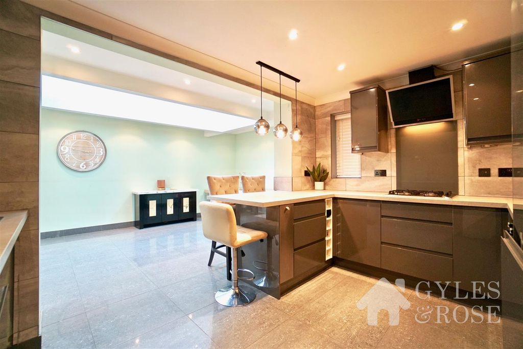 Property photo 3 of 21 Kitchen/Dining Room