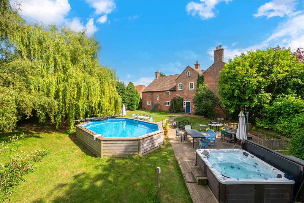 Property photo 1 of 37 Picture No. 07