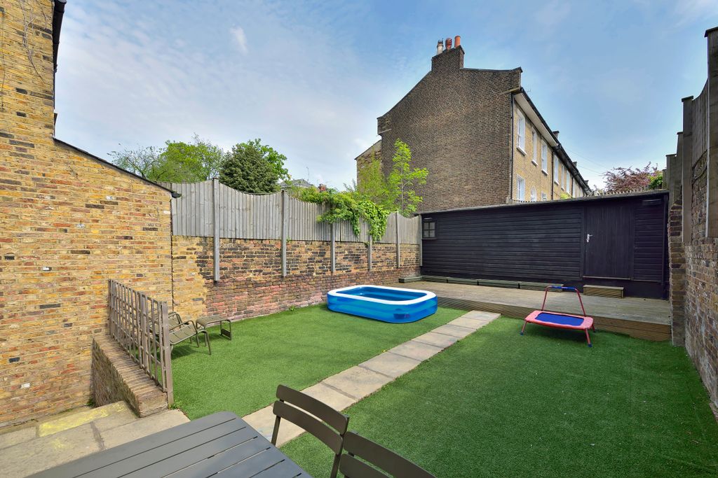 Property photo 2 of 30