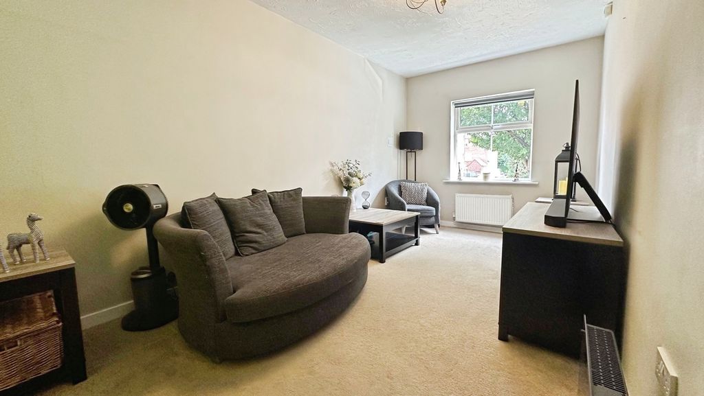 Property photo 3 of 32 Pbox-Img.Jpg