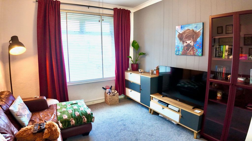 Property photo 2 of 23