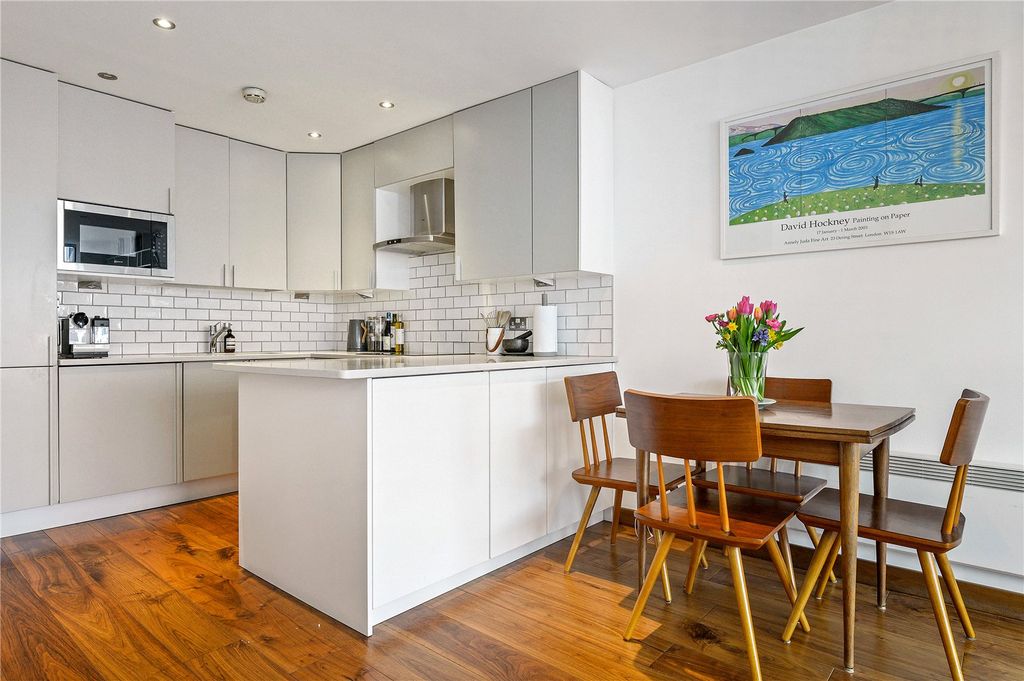 Property photo 3 of 20 Kitchen Diner