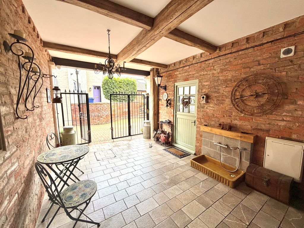 Property photo 3 of 18