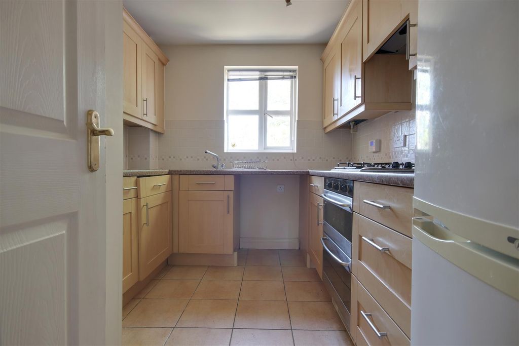 Property photo 3 of 9 Kitchen.Jpg