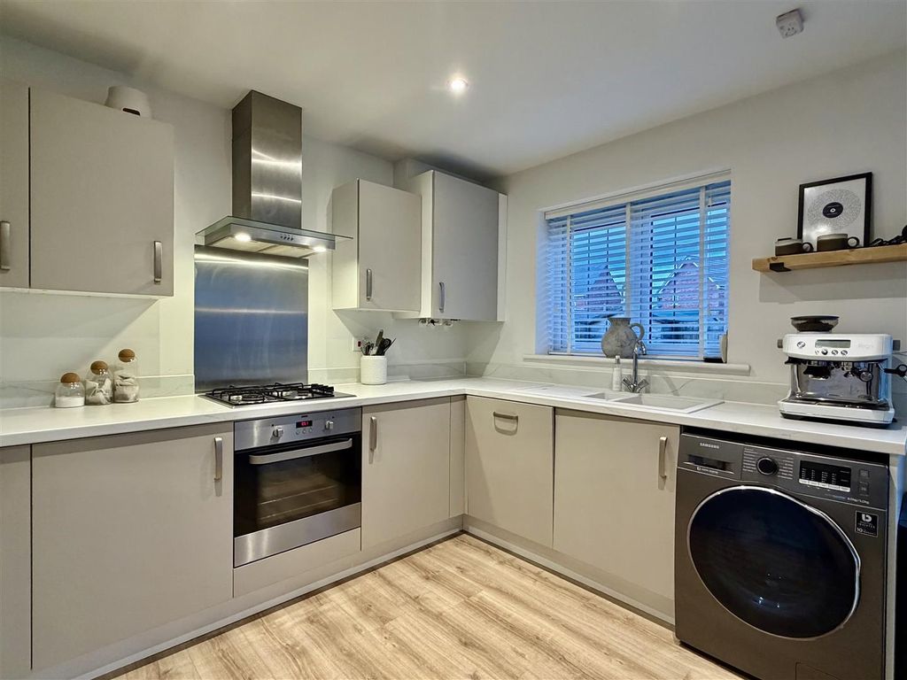 Property photo 2 of 30