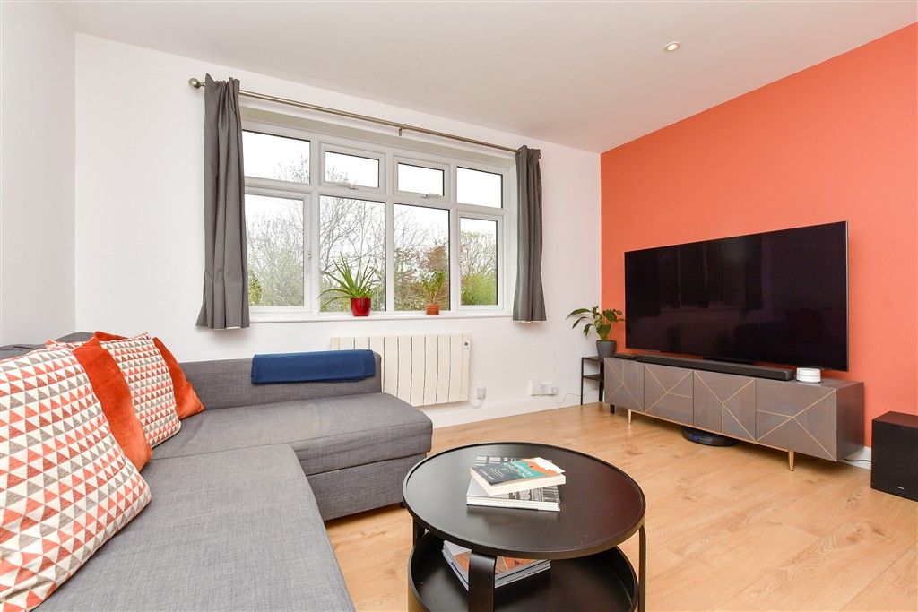 Property photo 3 of 12 Lounge / Dining Room