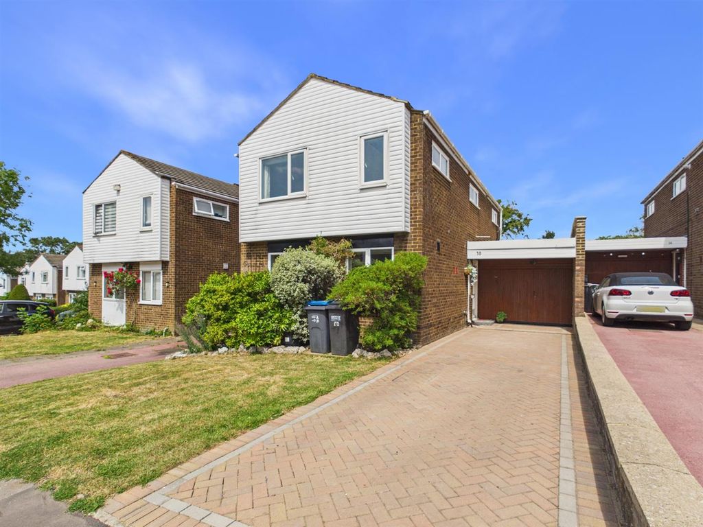 Property photo 1 of 24 Cam01563G0-Pr0287-Still026.Jpg