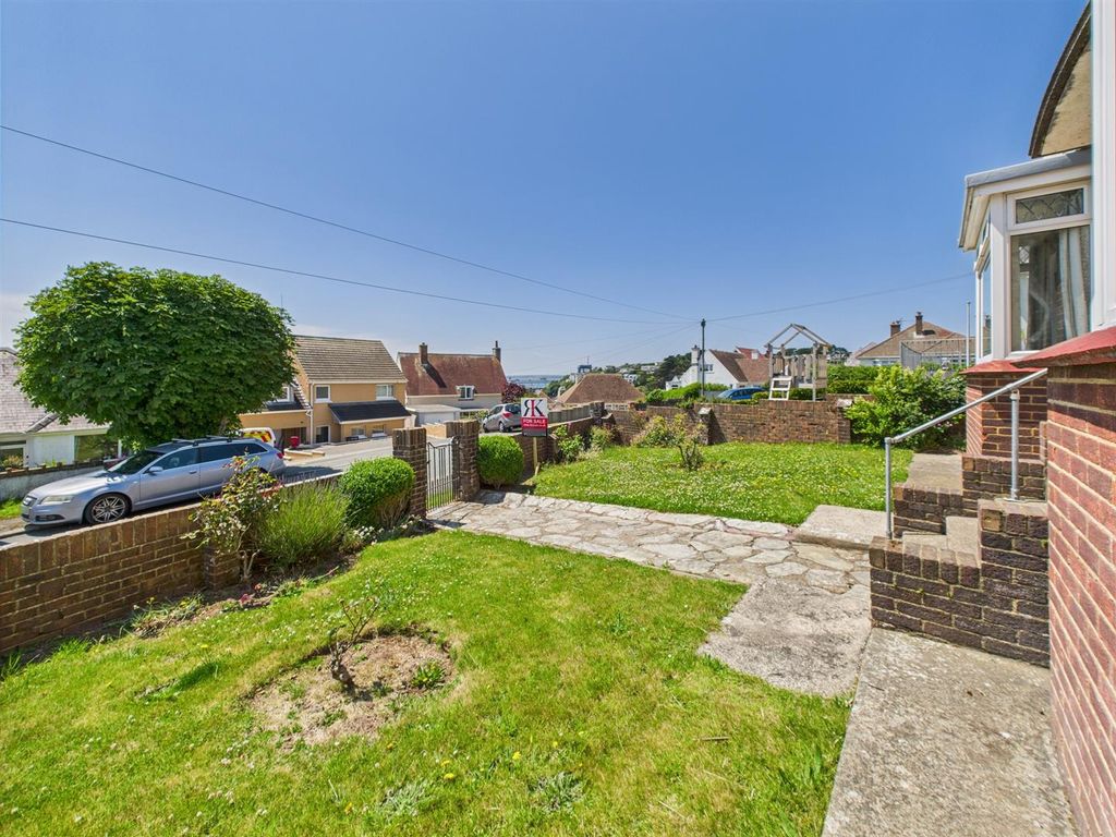 Property photo 2 of 16 Cam05474G0-Pr0010-Still003.Jpg