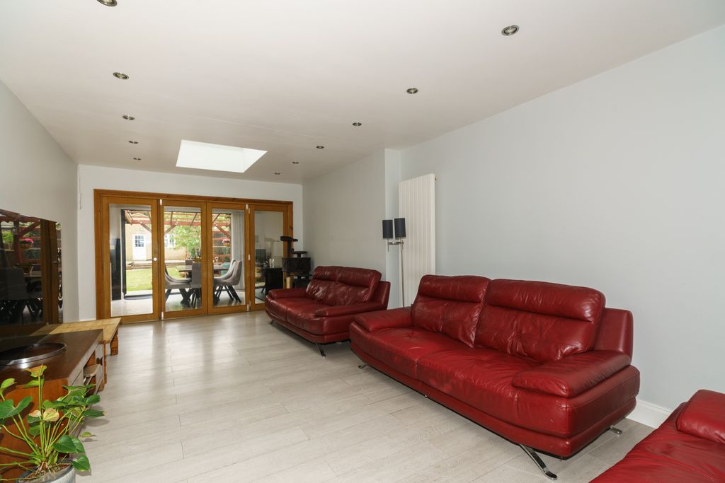 Property photo 2 of 17 Gallery