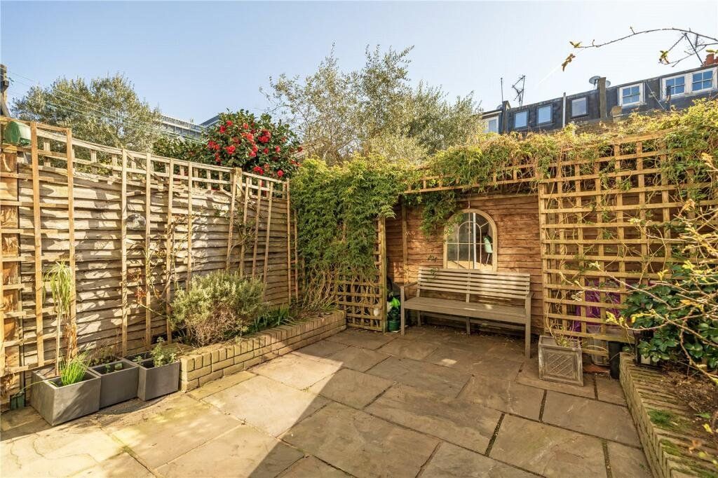 Property photo 2 of 6