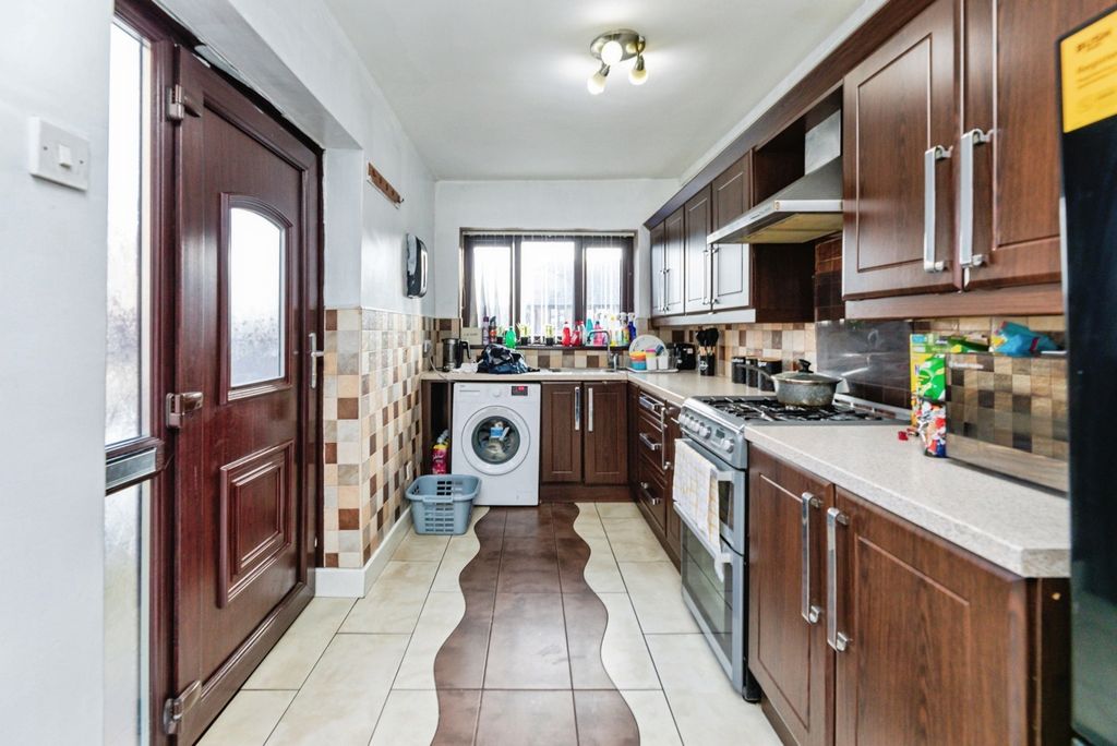 Property photo 2 of 17 Pbox-Img.Jpg