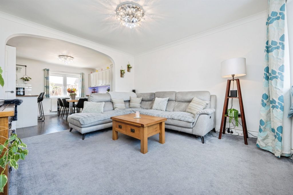 Property photo 2 of 25