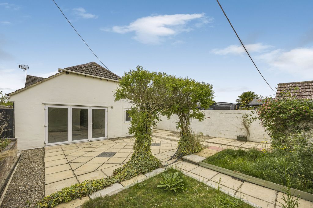 Property photo 2 of 16