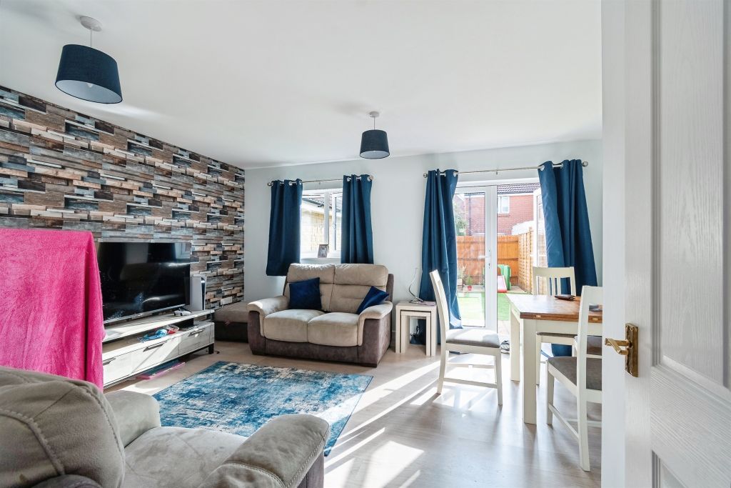 Property photo 3 of 11