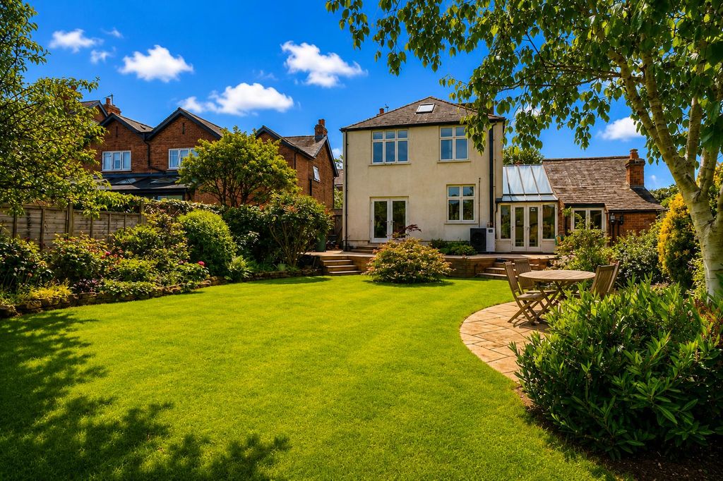 Property photo 2 of 36 112c4856-1662-4552-881E-37502Ad9Cf6E.Png