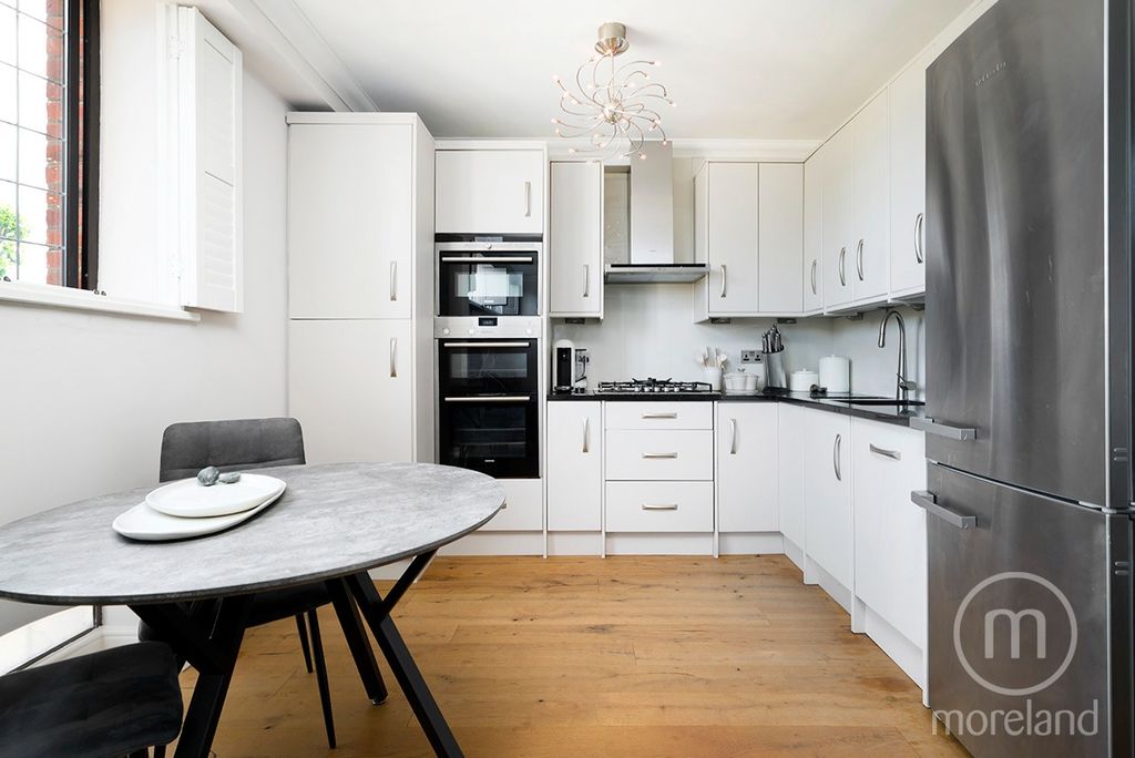 Property photo 3 of 9 4267784