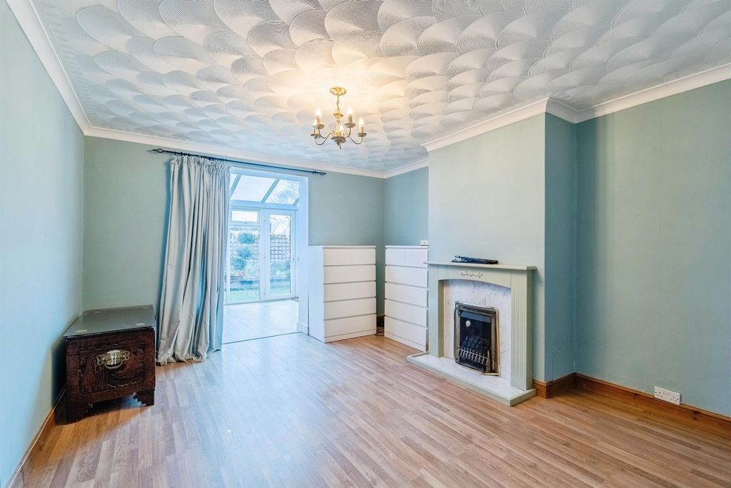 Property photo 2 of 22