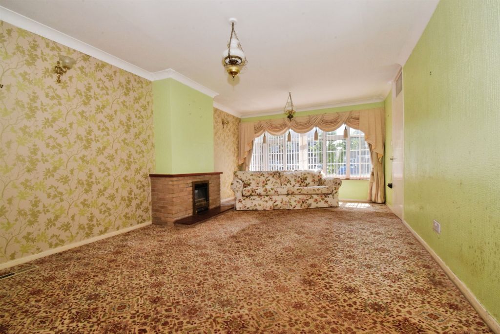 Property photo 2 of 17