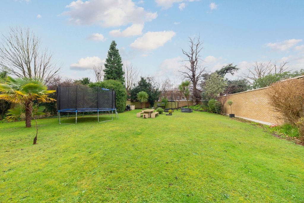 Property photo 2 of 6