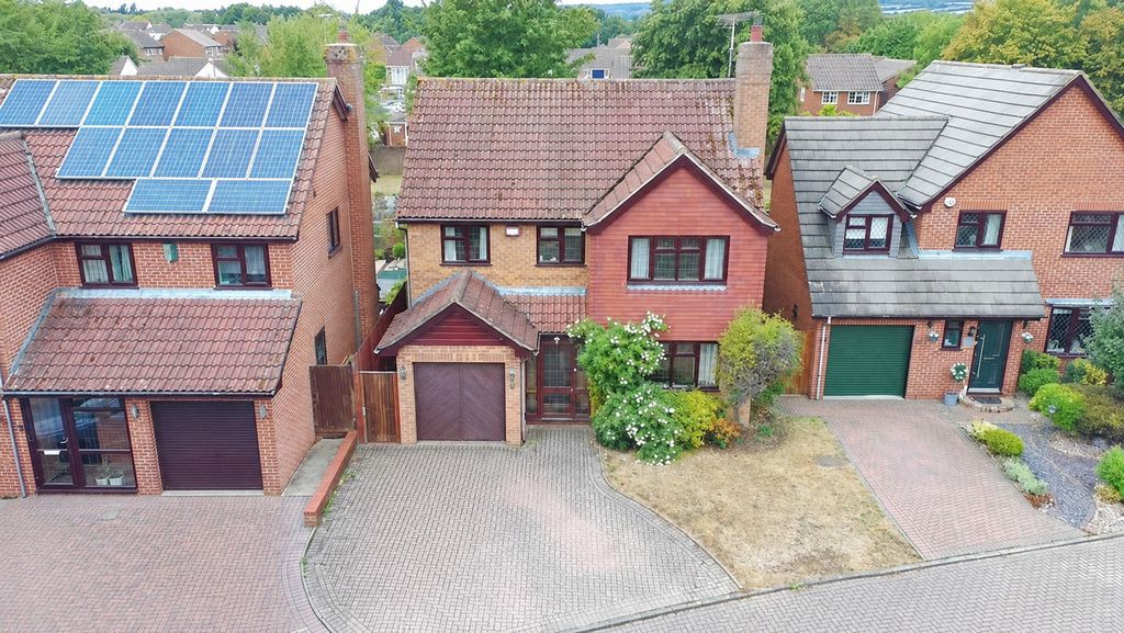 Property photo 1 of 22 Southey Way