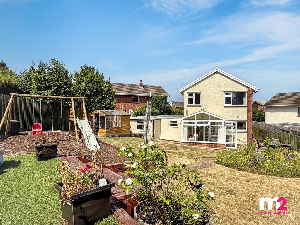 Property photo 2 of 22