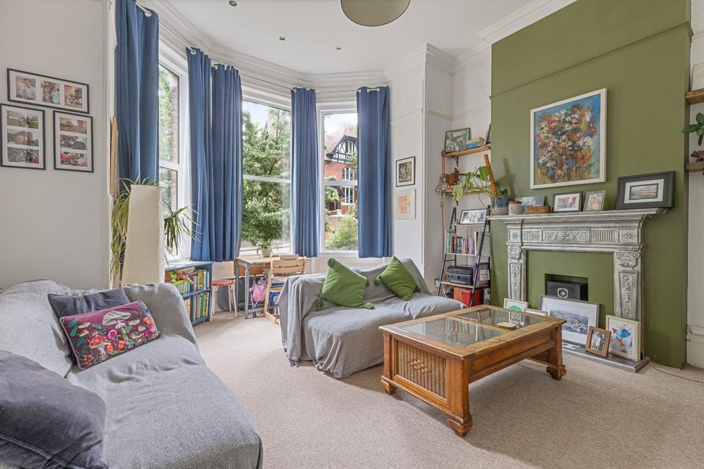Property photo 2 of 15 Flat C, 80 Crystal Palace Park Road, Se26 - 1.Jpg