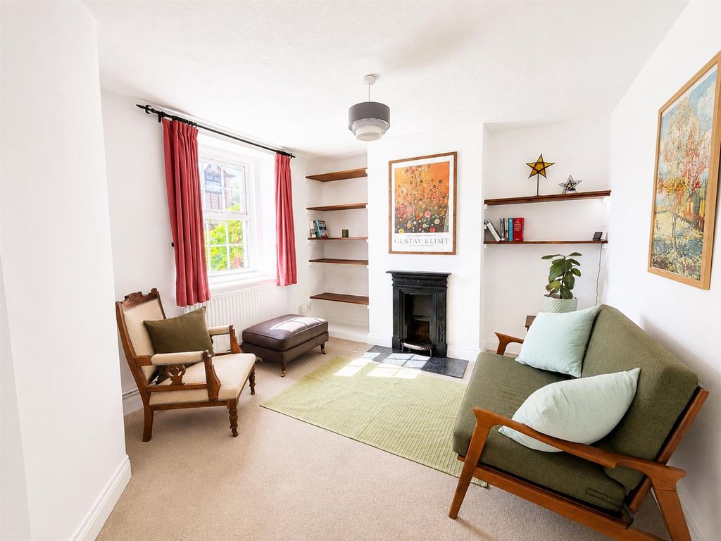 Property photo 2 of 19