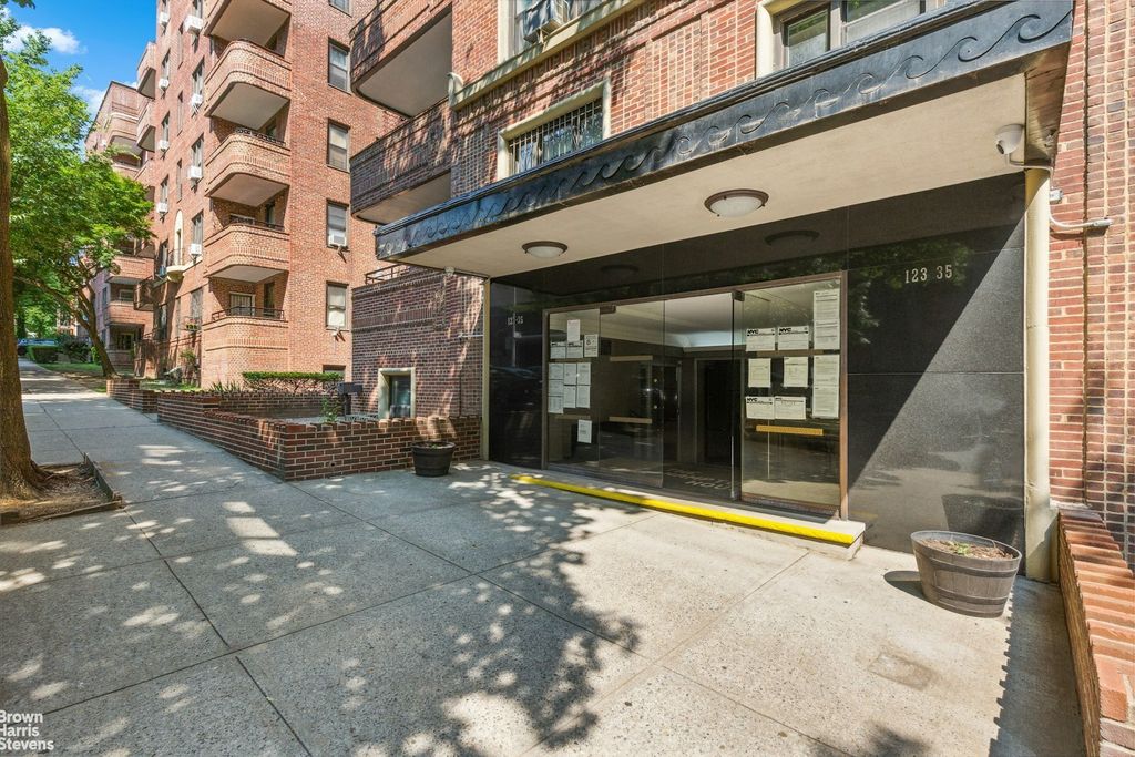 Property photo 1 of 2