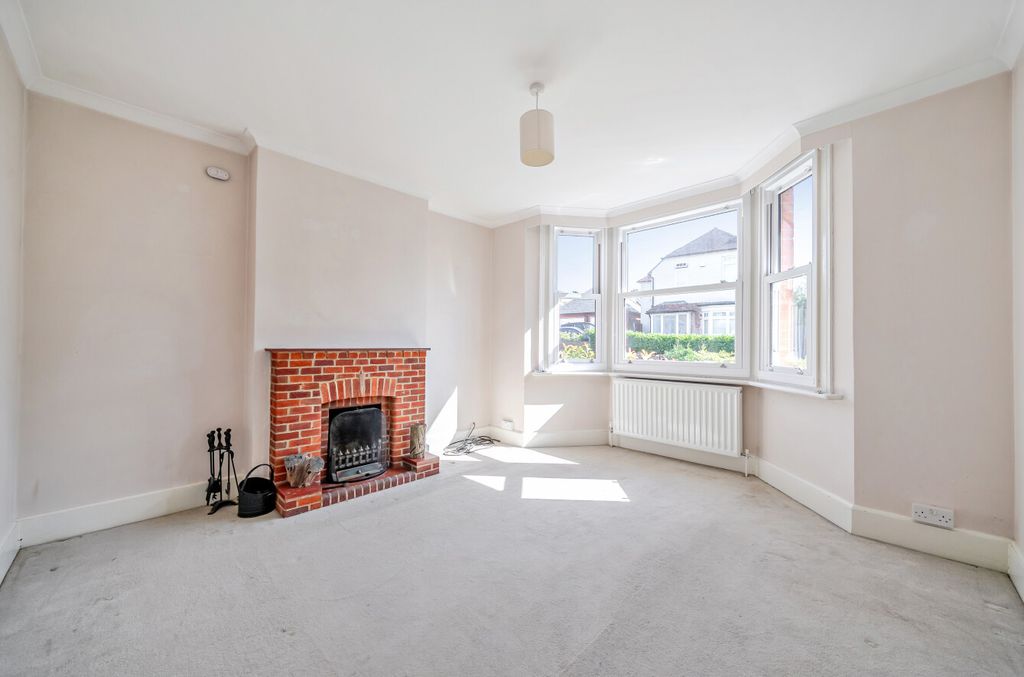 Property photo 2 of 14 1480378-1-6A4cc32...