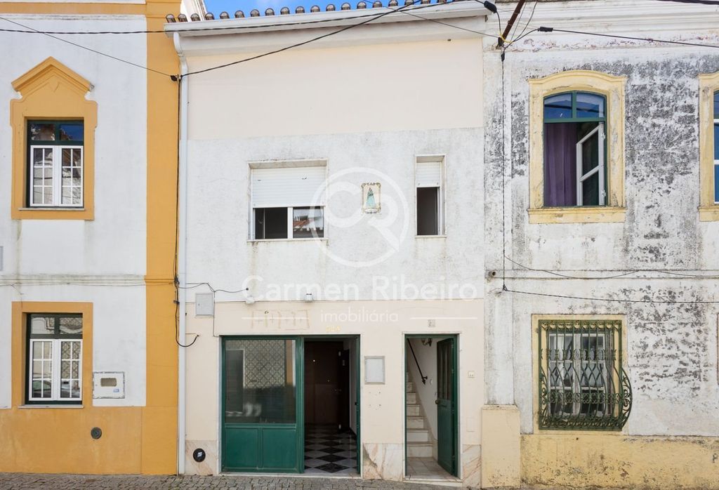 Property photo 1 of 12 T2 Housing In The Center Of Fronteira With Enclosed Garage