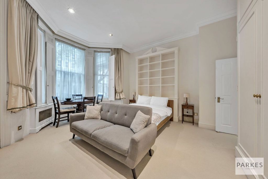 Property photo 2 of 8 Picture No. 10