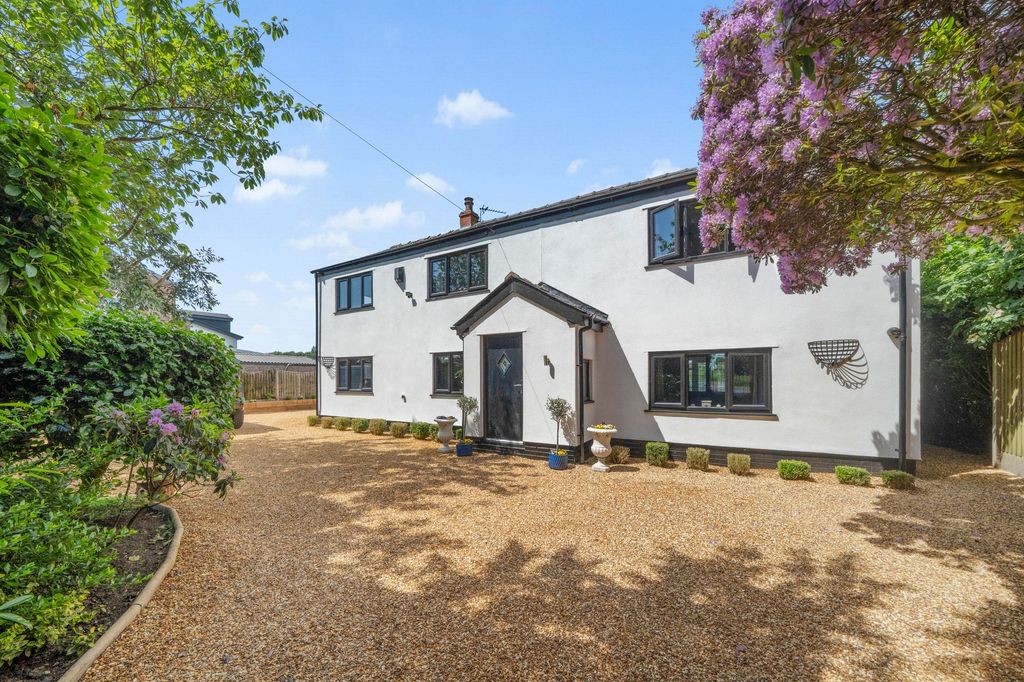 Property photo 1 of 32