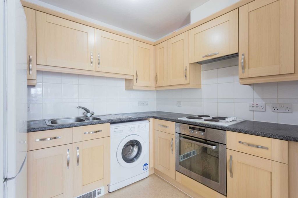 Property photo 2 of 9
