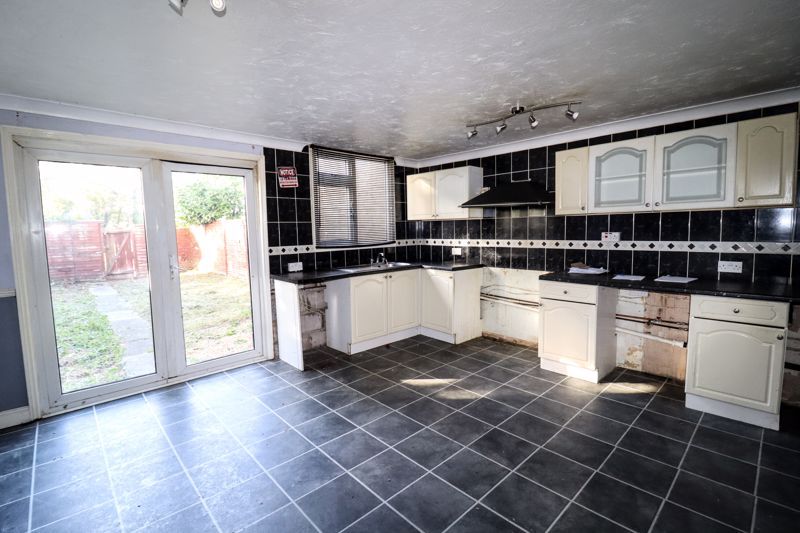 Property photo 2 of 13 Kitchen