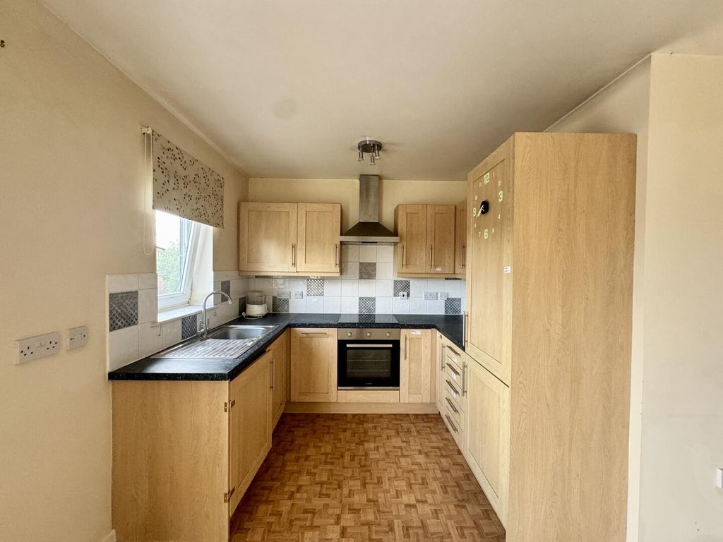 Property photo 3 of 14 Kitchen