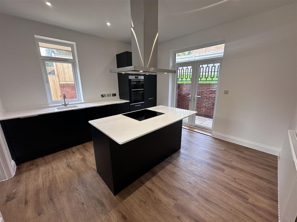 Property photo 2 of 11 Market 2.Jpg