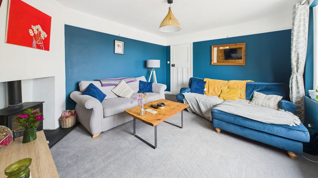 Property photo 3 of 17 Gallery