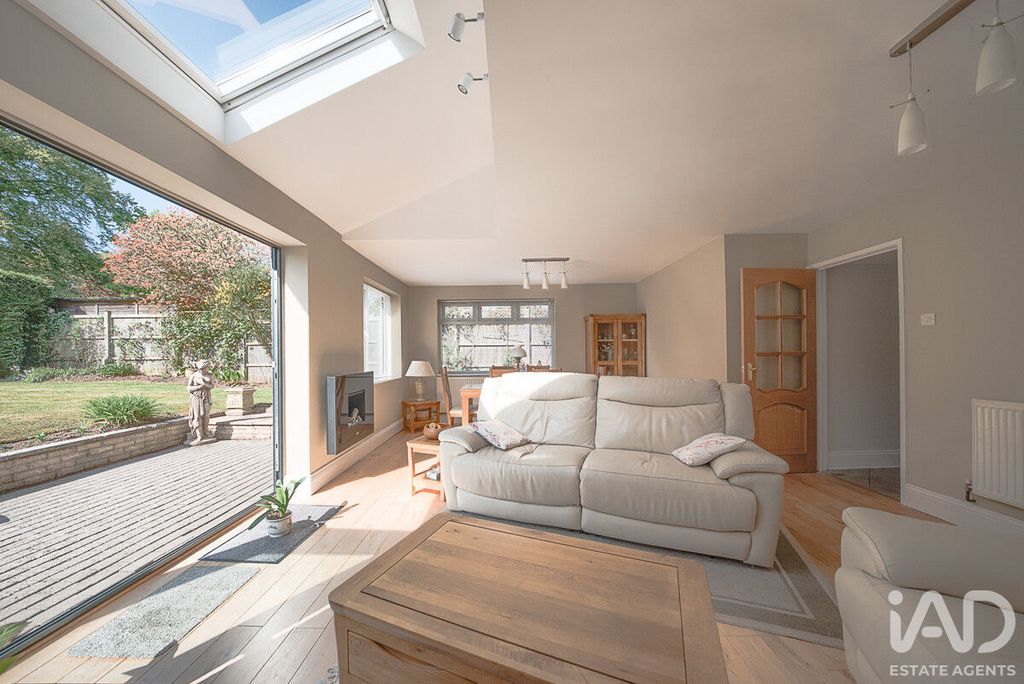 Property photo 3 of 41