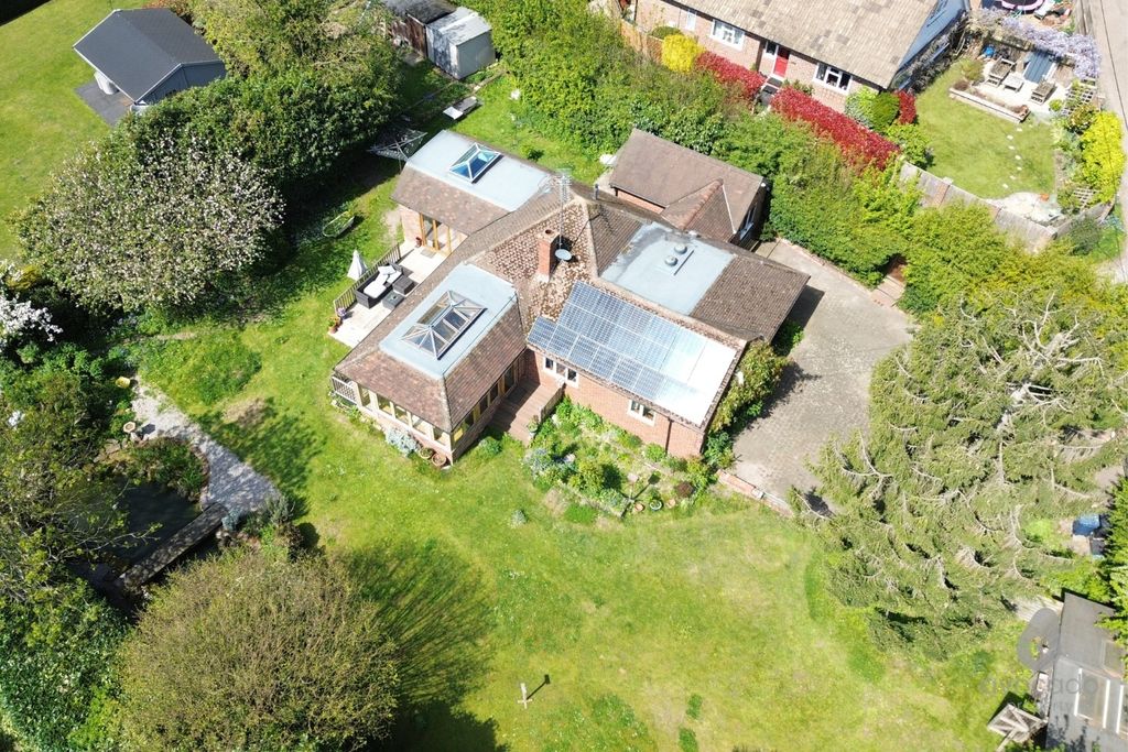 Property photo 1 of 18 5121870