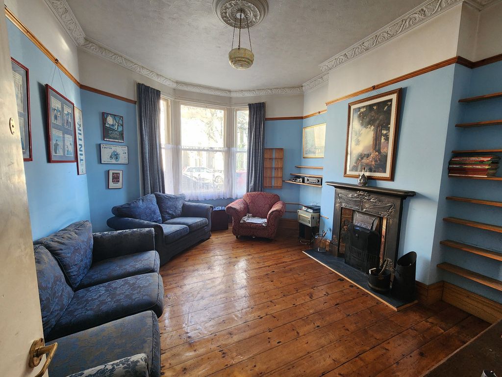 Property photo 3 of 10