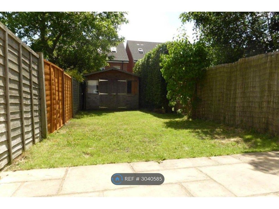 Property photo 3 of 10 Garden