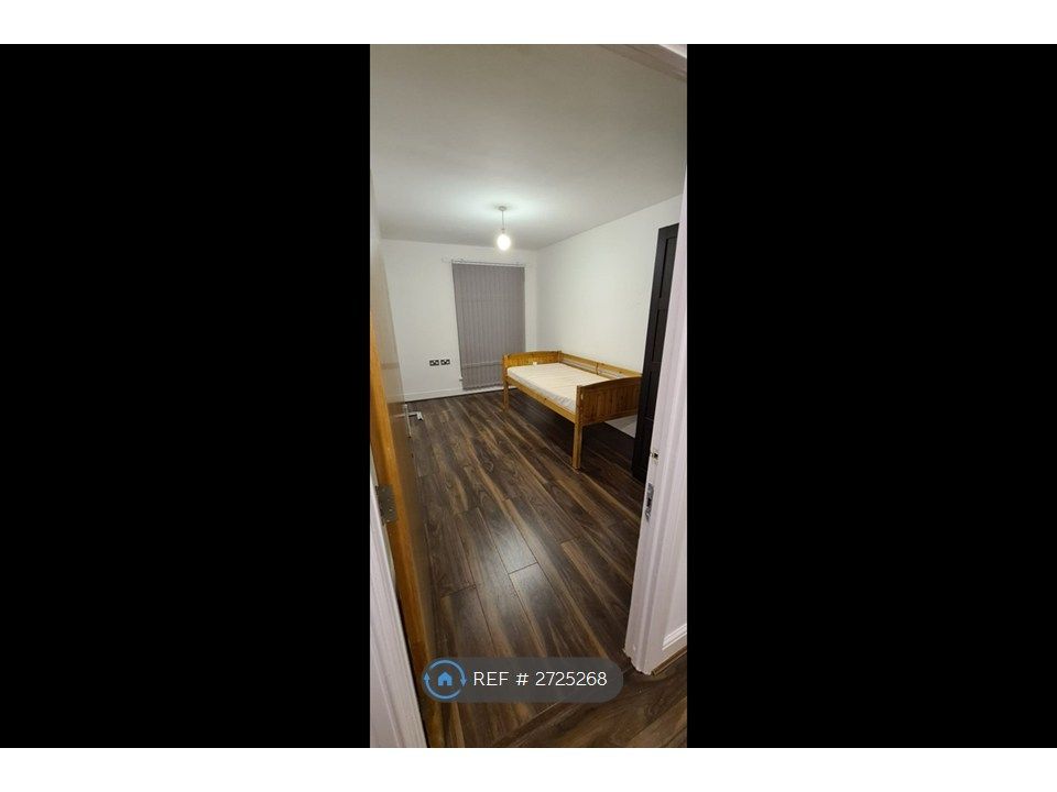 Property photo 3 of 7 2 Bed Room Double. No Bed Now