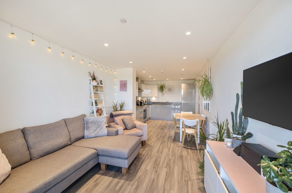 Property photo 1 of 23 1340762-19-689F2F70E7Fef.Jpg