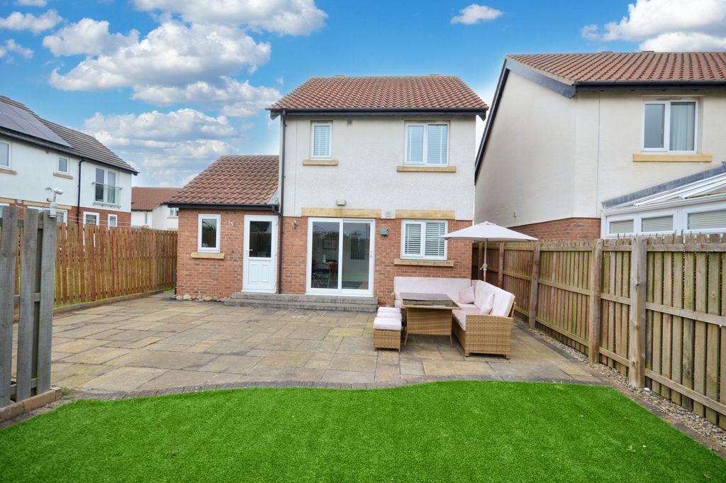 Property photo 2 of 11 Photo 12