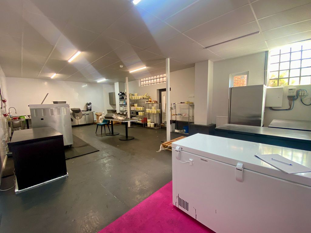 Property photo 1 of 4